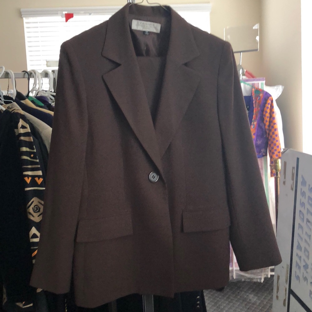 Brown two piece tahari pants suit
